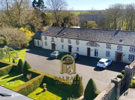 Balrath Courtyard，位于Balrath的带停车场的酒店