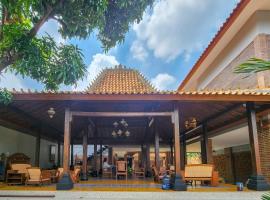 RedDoorz near Stasiun Sragen，位于Sragen的酒店