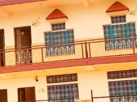 Ganga Darshan Hotel，位于Nākuri的酒店