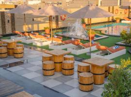La Zona Continental Hotel，位于迪拜迪拜国际机场 - DXB附近的酒店
