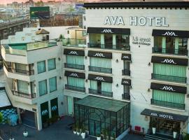 AVA Hotel Chandigarh Zirakpur，位于齐拉克普尔的酒店
