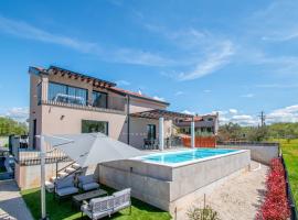 Villa Casa Vitale by Istrabook，位于Bašići的酒店