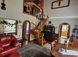 Domek nad Jeziorem Lewinko Kaszuby，位于Pobłocie的酒店