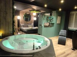Toi et moi Love room avec Hammam, Sauna, Balnéothérapie ensemble privatisés，位于勒库德赖的酒店