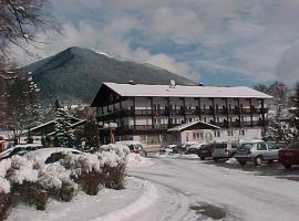 Hotel Paradiesquelle，位于施内贝格山麓普赫贝格的酒店