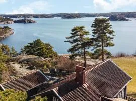 5 Bedroom Lovely Home In Tanumshede
