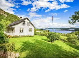 Nice Home In Lundegrend With Wifi