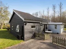 3 Bedroom Beautiful Home In Allingåbro
