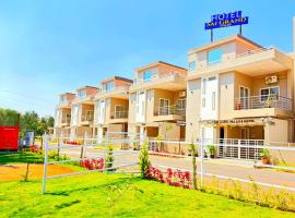 4BHK Sai Grand Villas and Hotel Near Bangalore Airport，位于Muthugadahalli的酒店