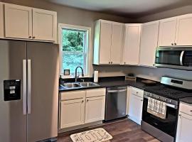 Beautiful Updated Home near Great Lakes Naval Base