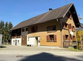 CROWN LIVING Ferienhaus zum Klettersteig Bürs - Für bis zu 18 Personen, Sauna, Kletterwand, Ski- und Bikeabstellraum, Kellerbar, kostenlose Parkplätze