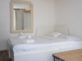 Bright and Cosy studio apartment in Republique Paris，位于巴黎的酒店