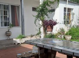 Departamento cerca de la Basilica de Luján，位于卢汉的酒店