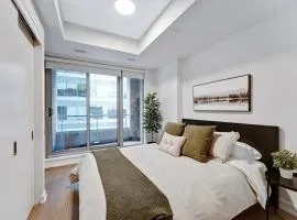 High-end Condo with Gym and walking distance to Parliament