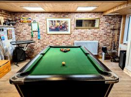 Ramsgate Seafront Apartment with Jacuzzi Bath & Pool Table，位于拉姆斯盖特的酒店