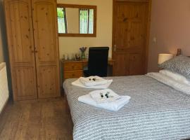 Rooms at the Huntsman Inn，位于Falfield的酒店