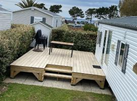 Mobil-Home le 70 du White Port，位于迪纳尔的酒店