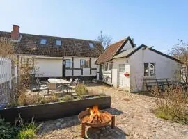 4 Bedroom Cozy Home In Svaneke