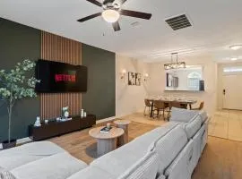 IAH 6 Miles Spacious 5 Bedroom Home with 3 King Beds