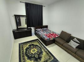 Rooms with private bathroom very high privacy，位于阿吉曼的民宿