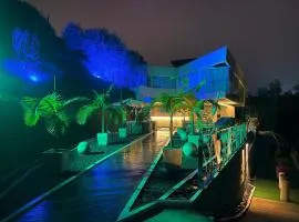 The ELeMYNT Mansion