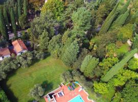 Exclusive Villa Punta San Vigilio，位于加尔达的酒店