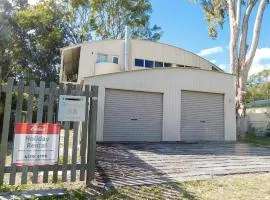 Moorings - Toogoom- Beachfront - 3BR- Aircon