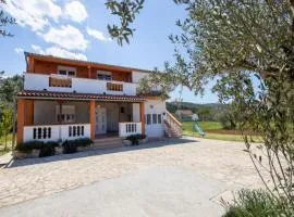 Apartment on Pa man near Beach Lucina