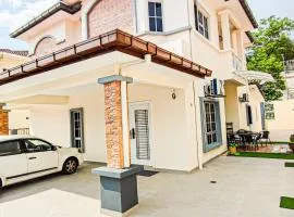 Modern Home at Kajang by HCK