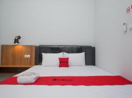 RedDoorz Plus near Alun Alun Kota Blora，位于Blora的酒店