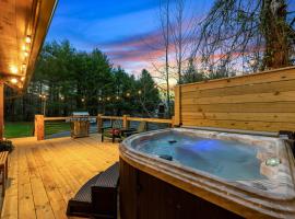 Little Red's Cabin，位于蓝岭的木屋