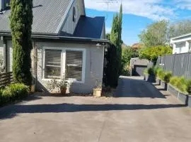 Olivers Hill apartment
