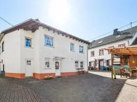 Cozy Home In Strohn With Kitchen