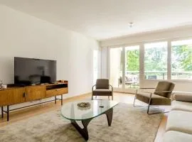 Luxurious 2BR Family Apartment - Champel