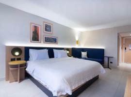 希尔顿萨尔蒂约佐娜机场汉普顿酒店，位于萨尔蒂约的酒店