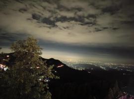 Nona shona chill point homestay and cafe，位于穆索里的酒店
