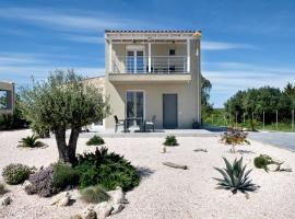 White Poppy Jacuzzi Villa, Afitos #FeelsLikeHome，位于阿菲托斯的酒店