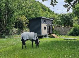 Le Petit Haras de Valmont，位于Valmont的酒店