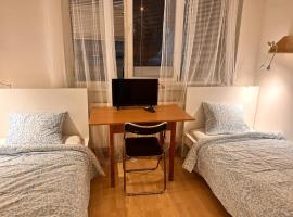 Apartmans and ROOMS with PARKING Turgenevova - Olomoucka，位于布尔诺的酒店