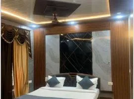 Hotel Royal Respite - best awarded property in rishikesh with open rooftop cafe