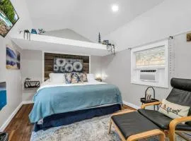 Romantic King-Bed Couples Cabin Lake Lure