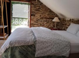 Chambre D Hôtes dans maisonnette indépendante，位于Saint-Sornin-Lavolps的酒店