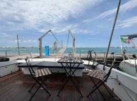Sun Boat and Breakfast，位于Stazione Marittima的船屋