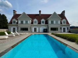 Luxury Villa Pool & Spa，位于哈勒的乡村别墅