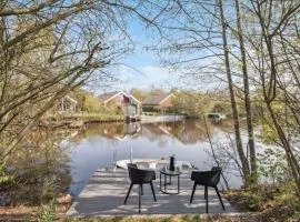 Ferienhaus am kleinen See mit Steg, Garten und Terrasse