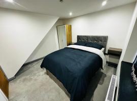 Perfect stay near Manchester Airport，位于威森肖的酒店