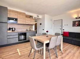 Costa Blu - Pool & terrace lake view，位于里瓦迪索尔托的酒店