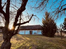 Jóbarát Vendégház，位于Varsány的酒店