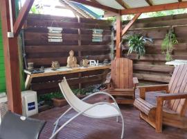 Gites d'Arles Bungalow T1 BIS，位于勒穆莱的酒店
