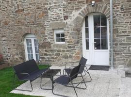 Gîtes des Vergers Les Pruniers，位于Saint-Pierre-du-Regard的酒店